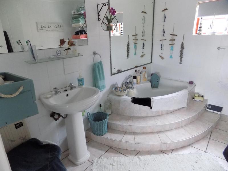 3 Bedroom Property for Sale in Fraaiuitsig Western Cape